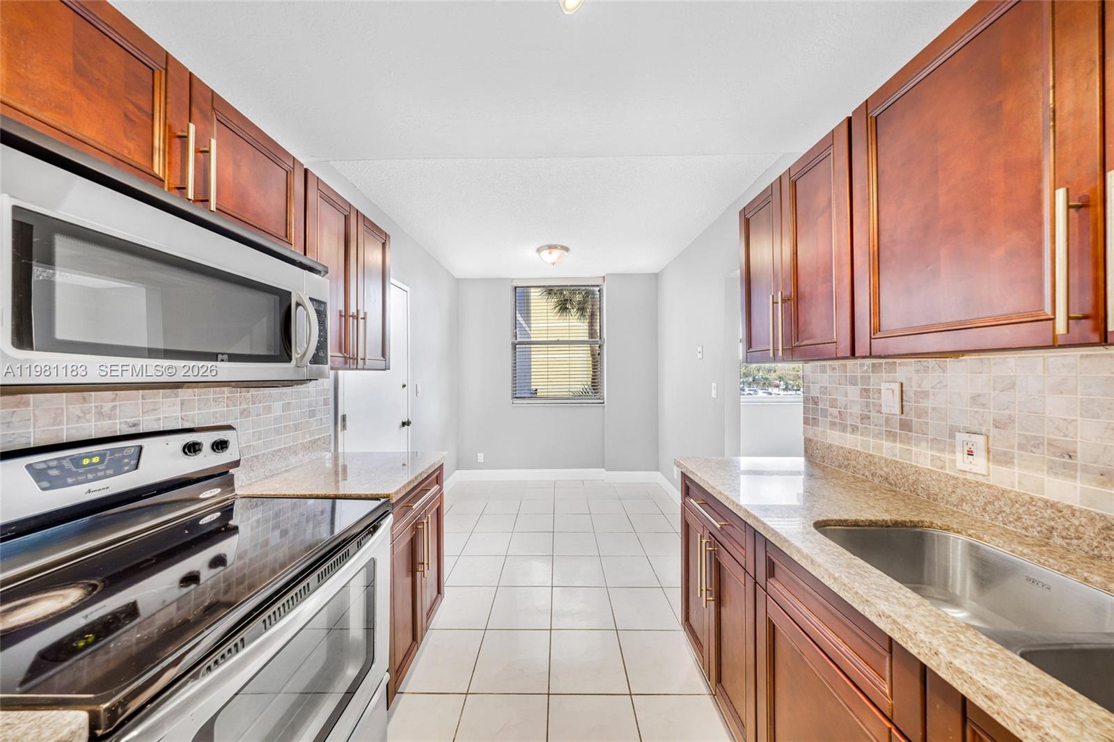 HILLCREST EAST NO 22 COND - Residential