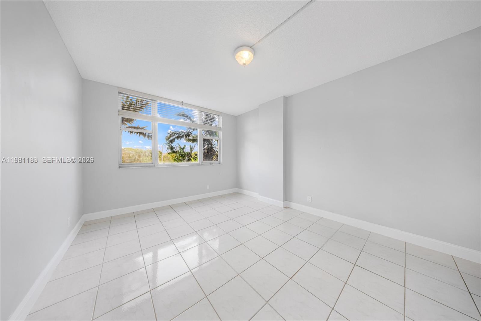 HILLCREST EAST NO 22 COND - Residential