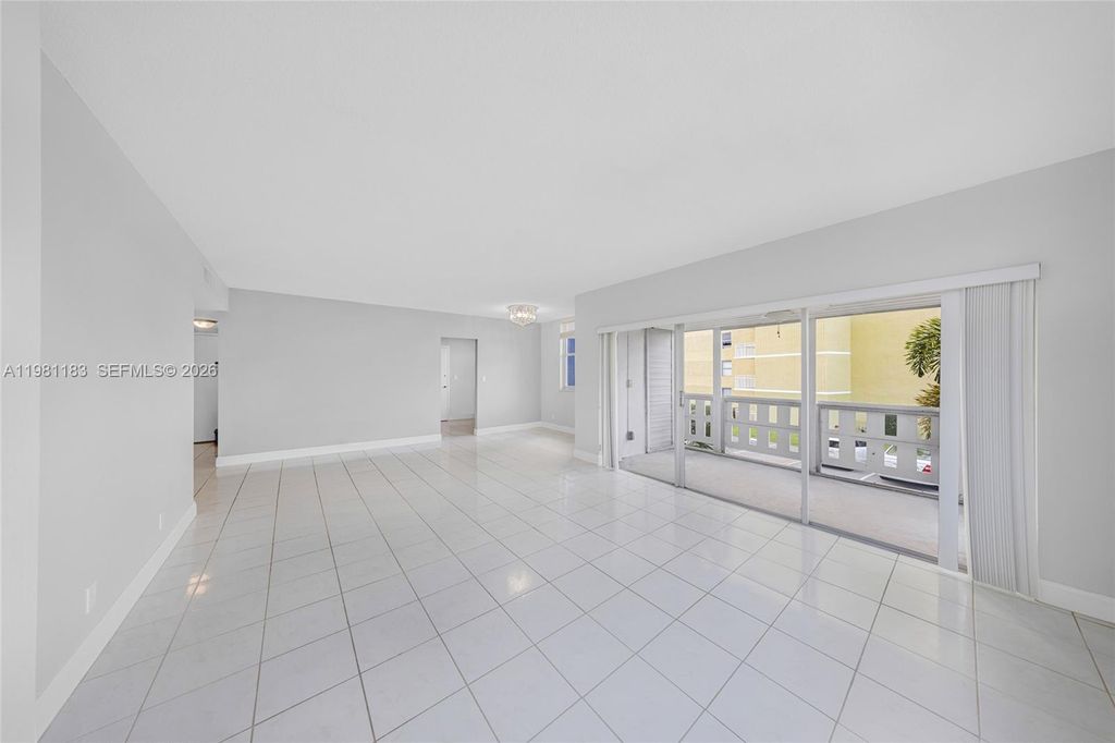 Photo of 4350 Hillcrest Dr #200, Hollywood, FL 33021 (MLS # A11981183)