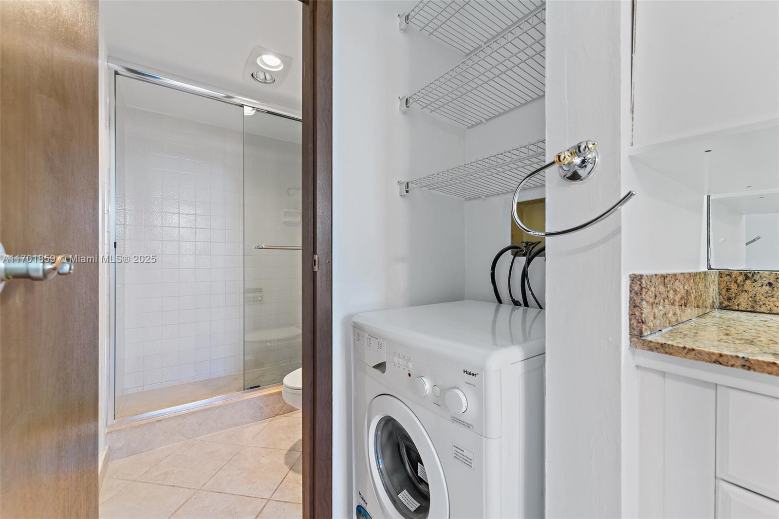 GEMINI CONDO - Residential