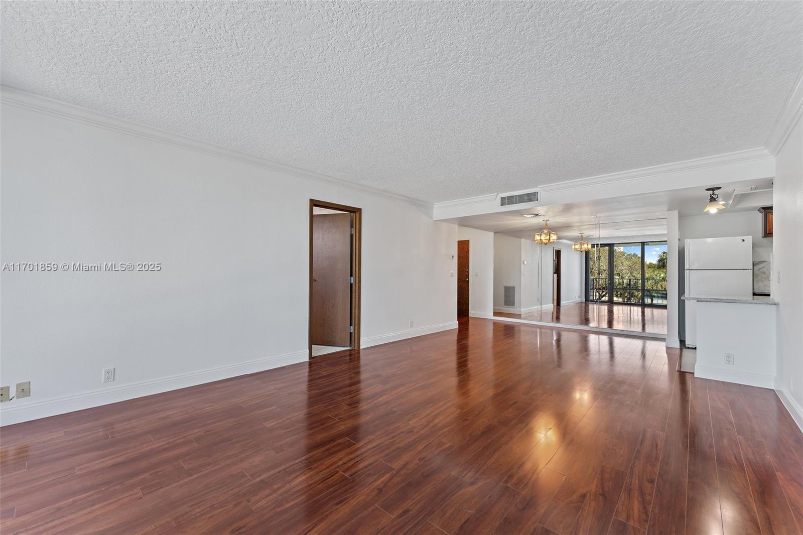GEMINI CONDO - Residential
