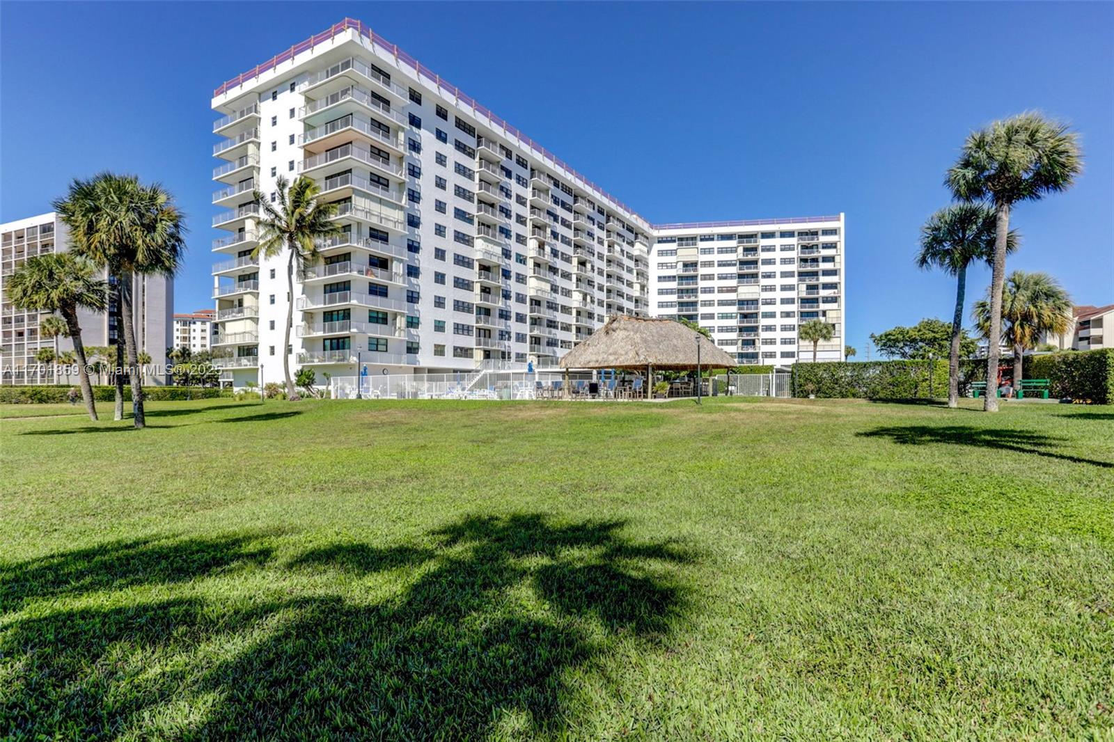 GEMINI CONDO - Residential