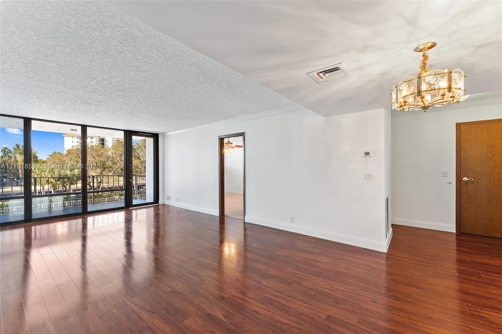 GEMINI CONDO - Residential