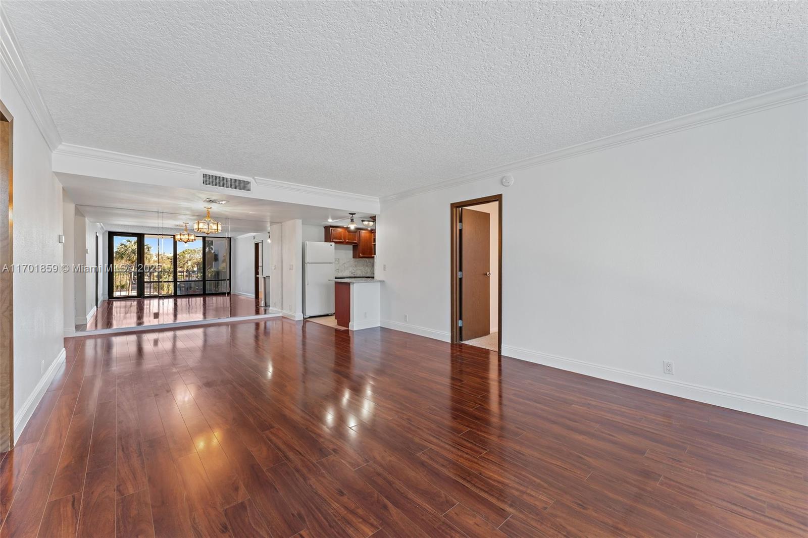 GEMINI CONDO - Residential