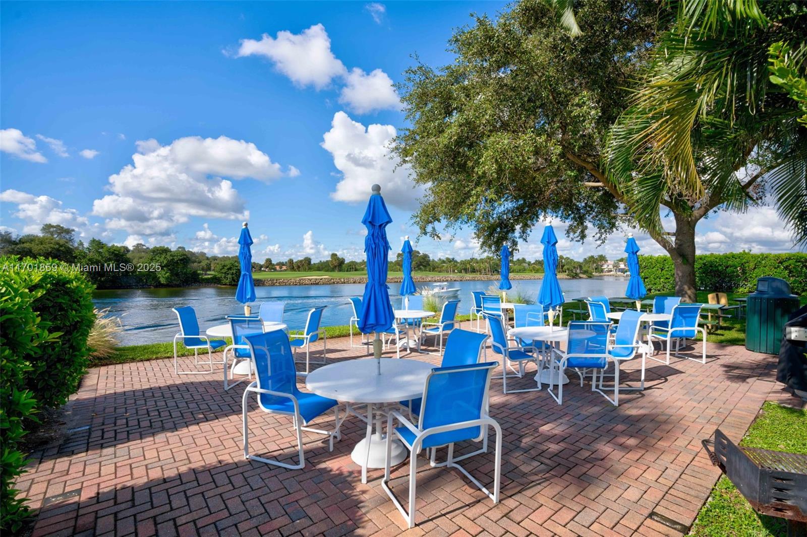 GEMINI CONDO - Residential