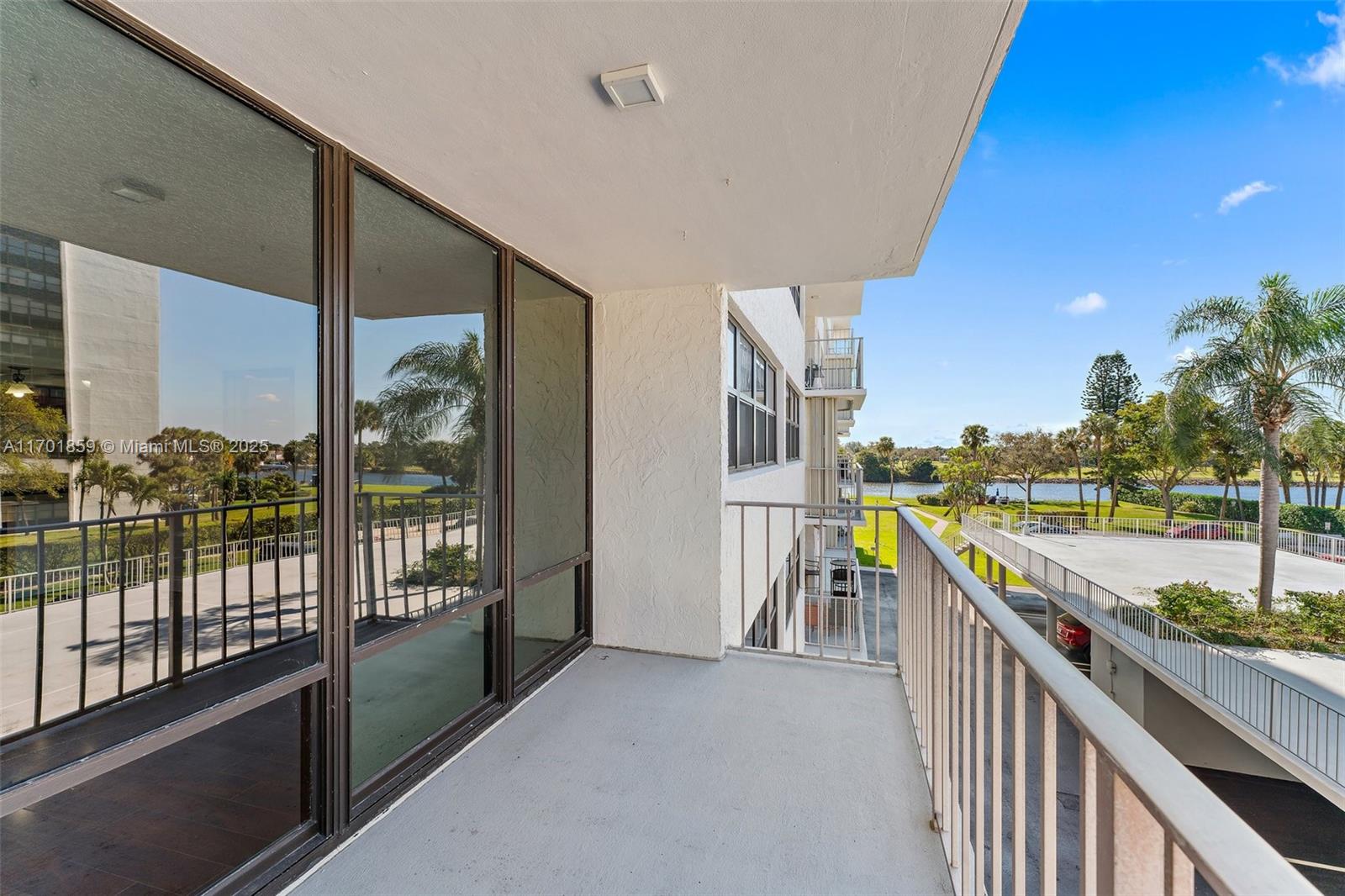 GEMINI CONDO - Residential