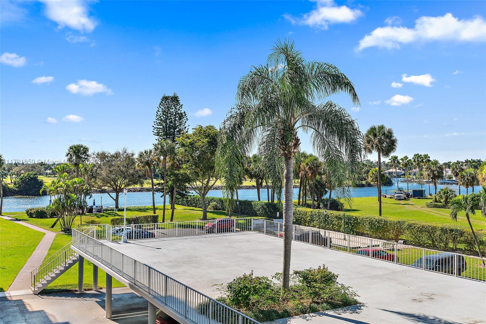 GEMINI CONDO - Residential