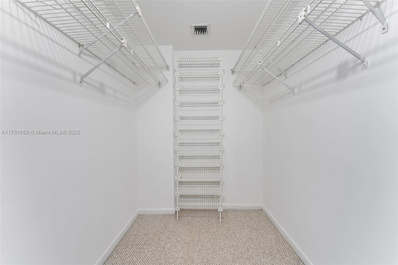 GEMINI CONDO - Residential