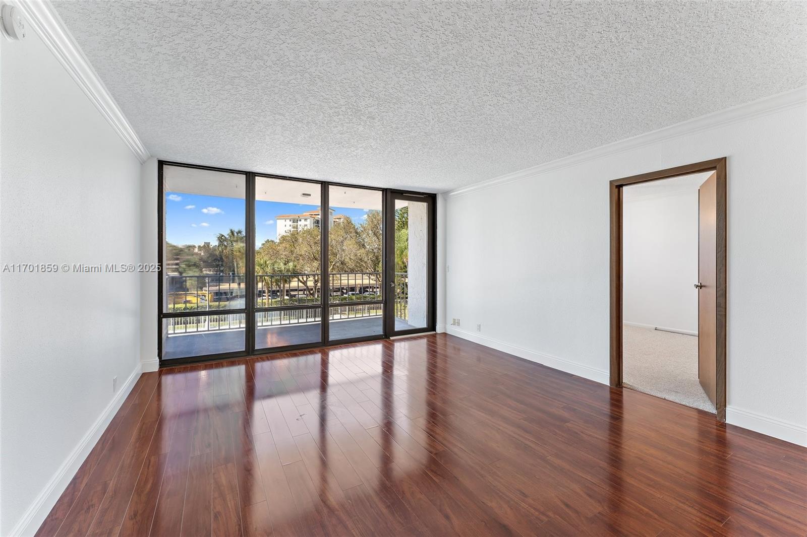 GEMINI CONDO - Residential