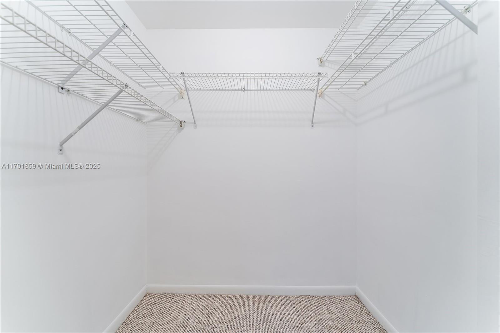 GEMINI CONDO - Residential