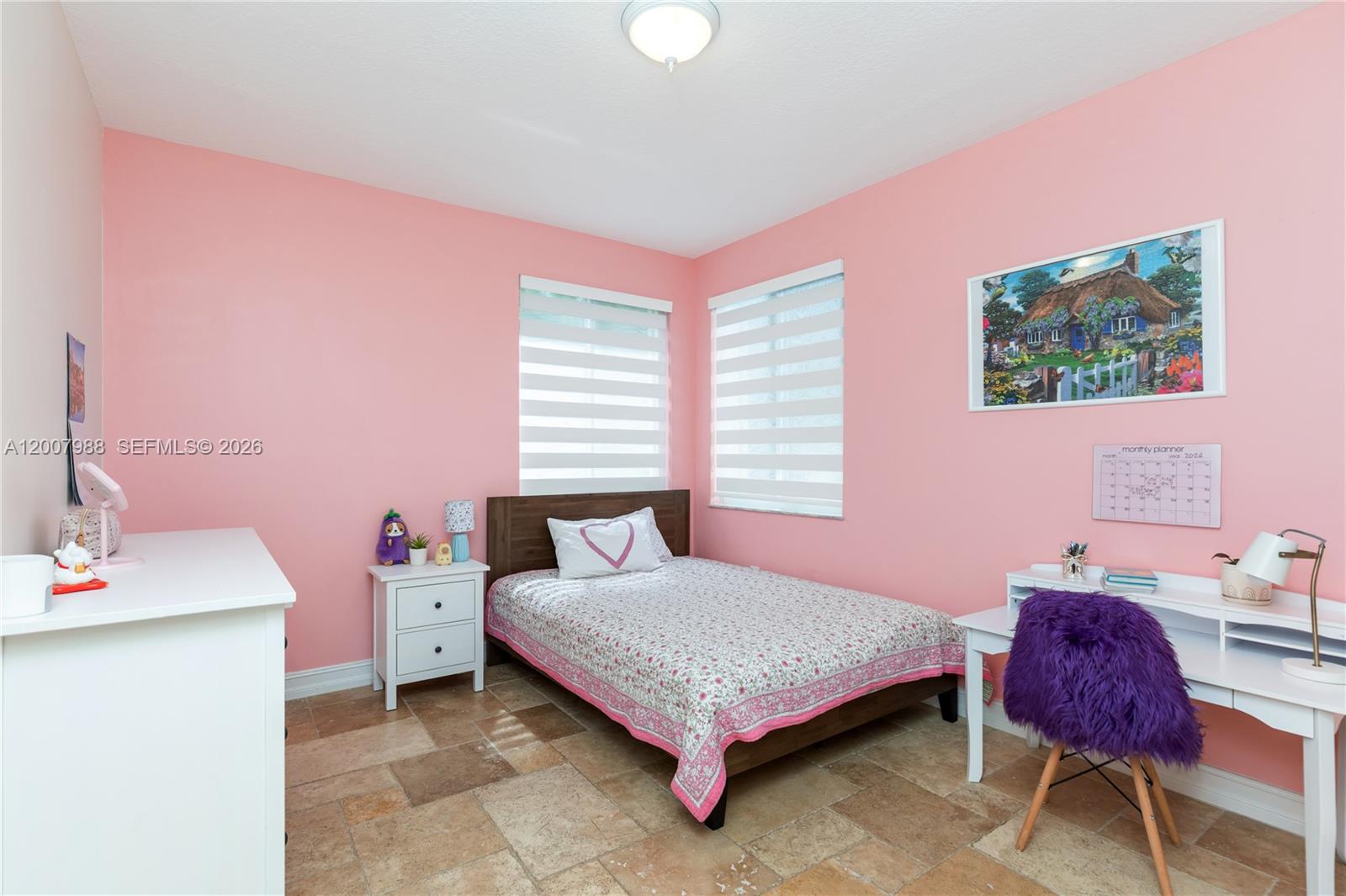 TWENTY OAKS - Residential