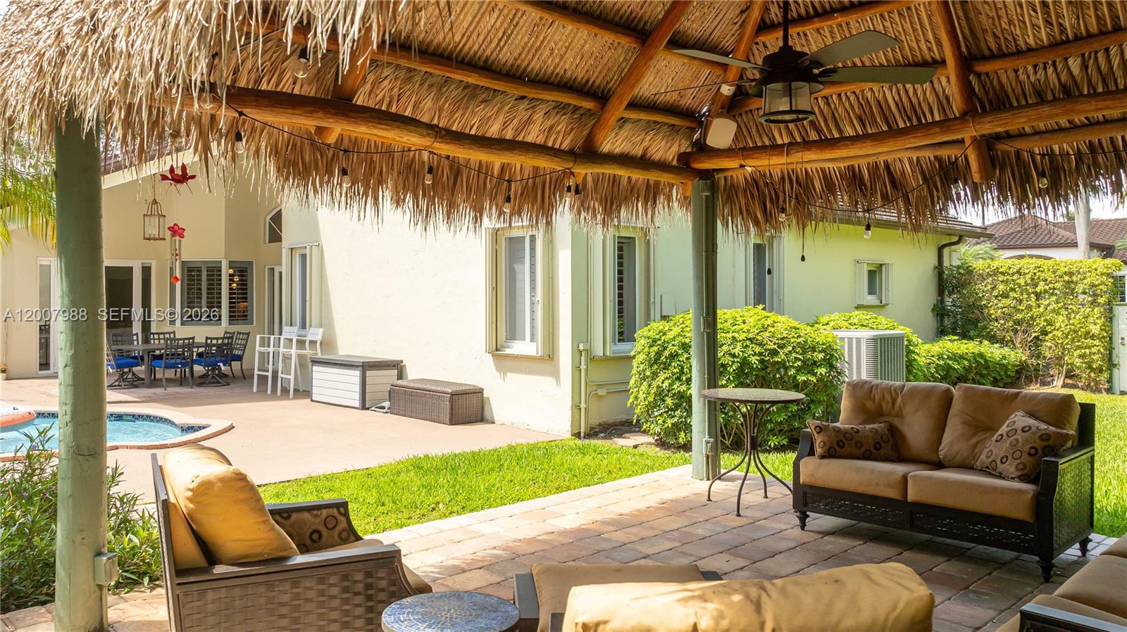 TWENTY OAKS - Residential