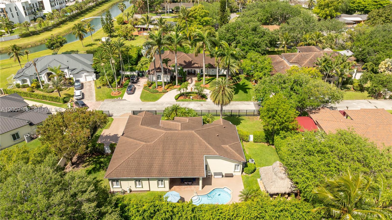 TWENTY OAKS - Residential