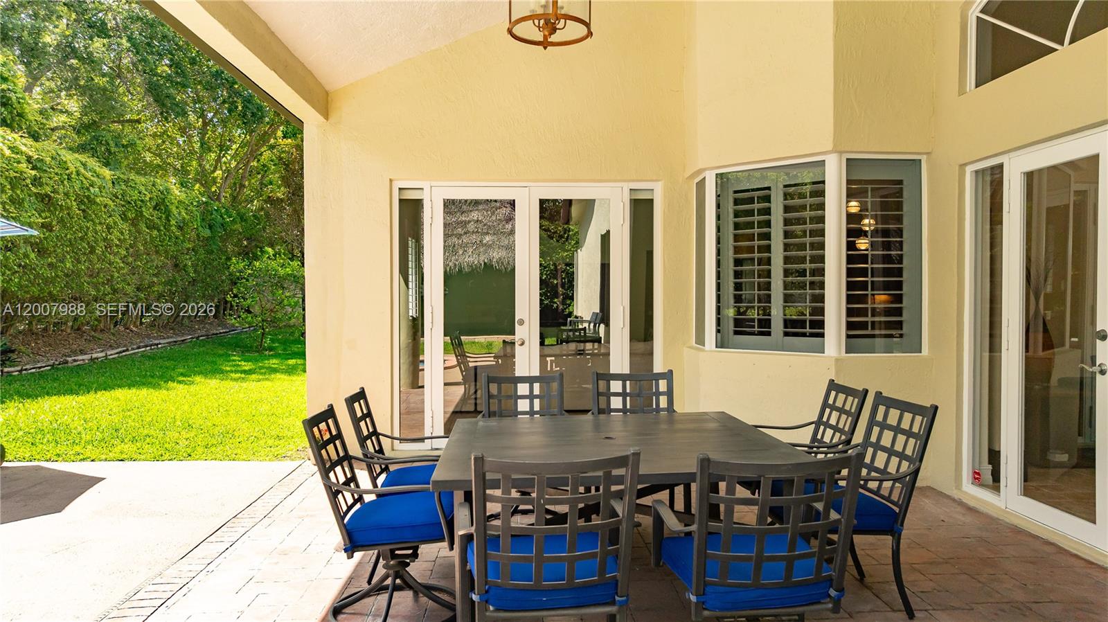 TWENTY OAKS - Residential