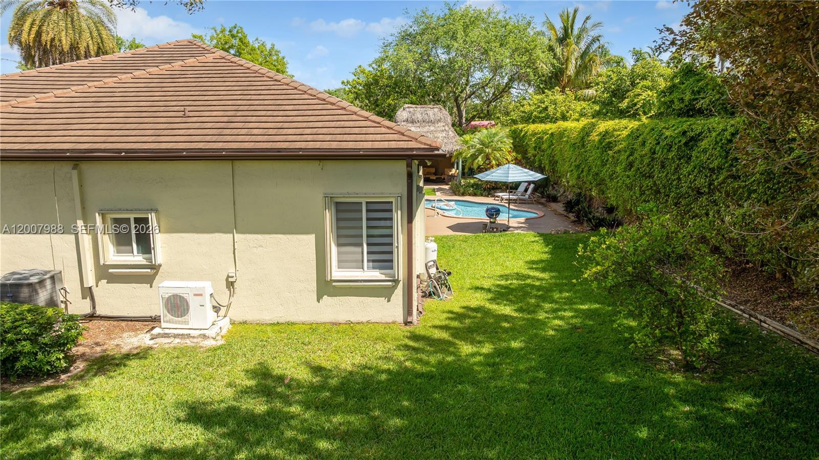 TWENTY OAKS - Residential