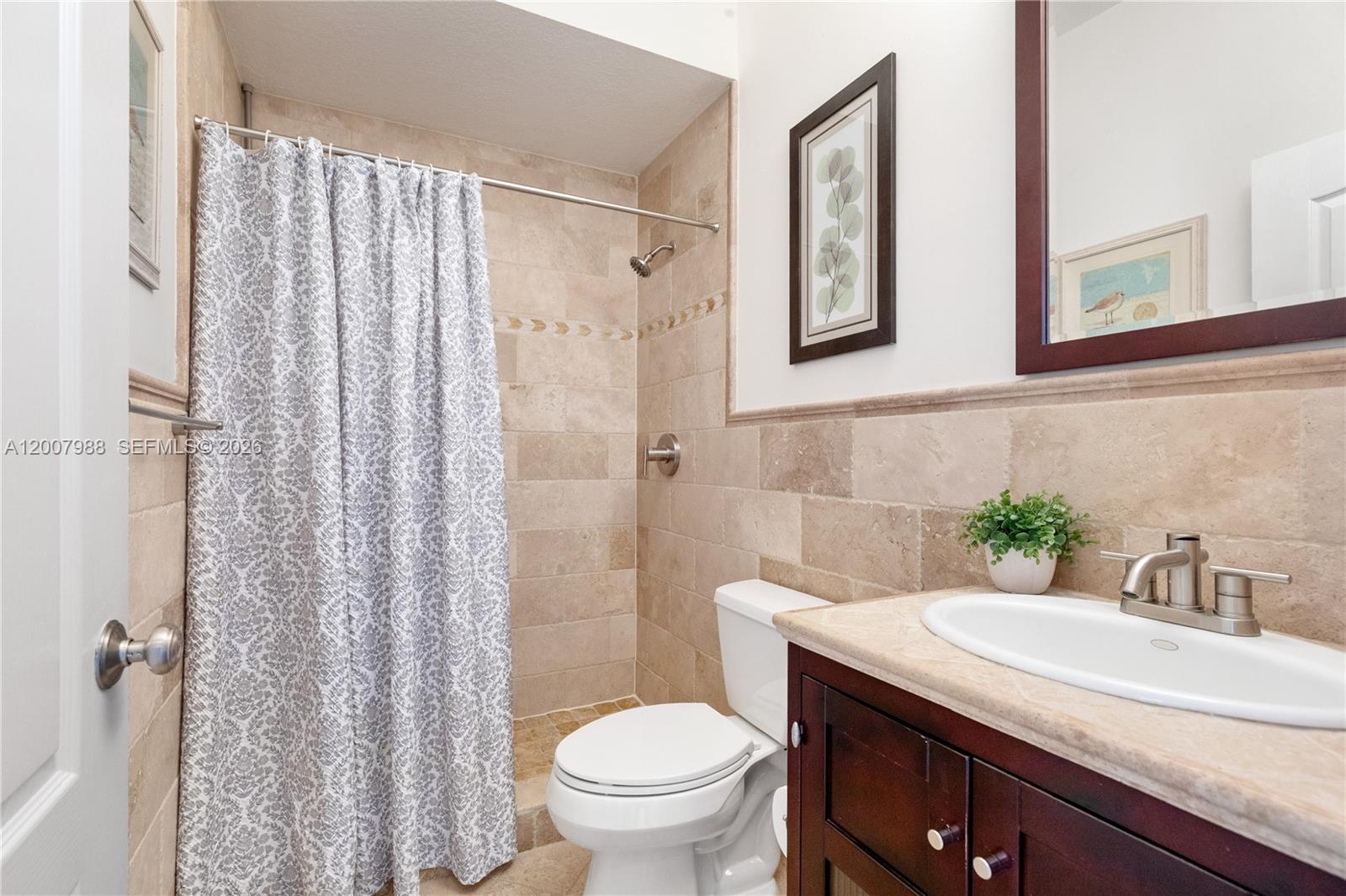 TWENTY OAKS - Residential