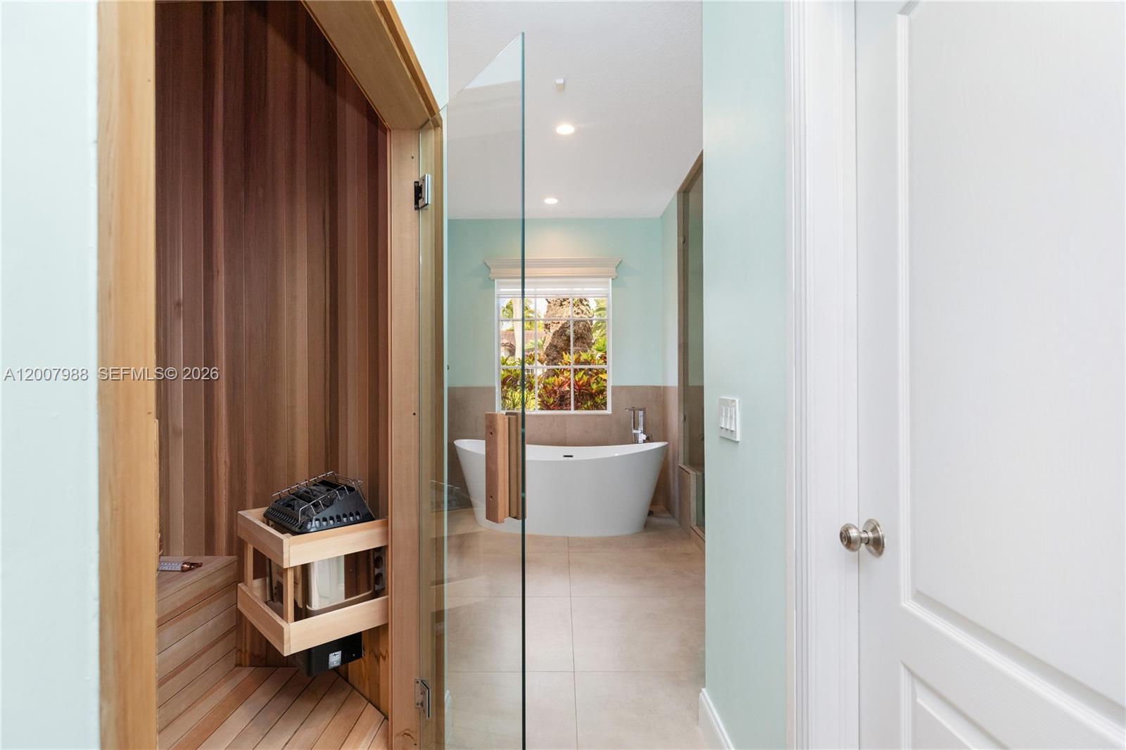 TWENTY OAKS - Residential