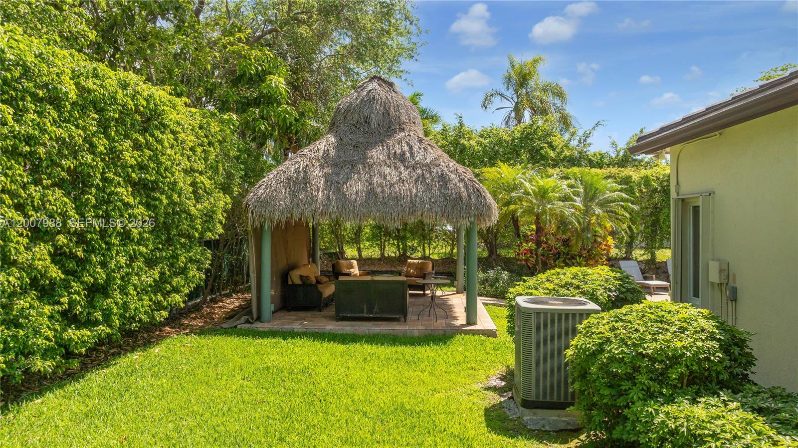 TWENTY OAKS - Residential