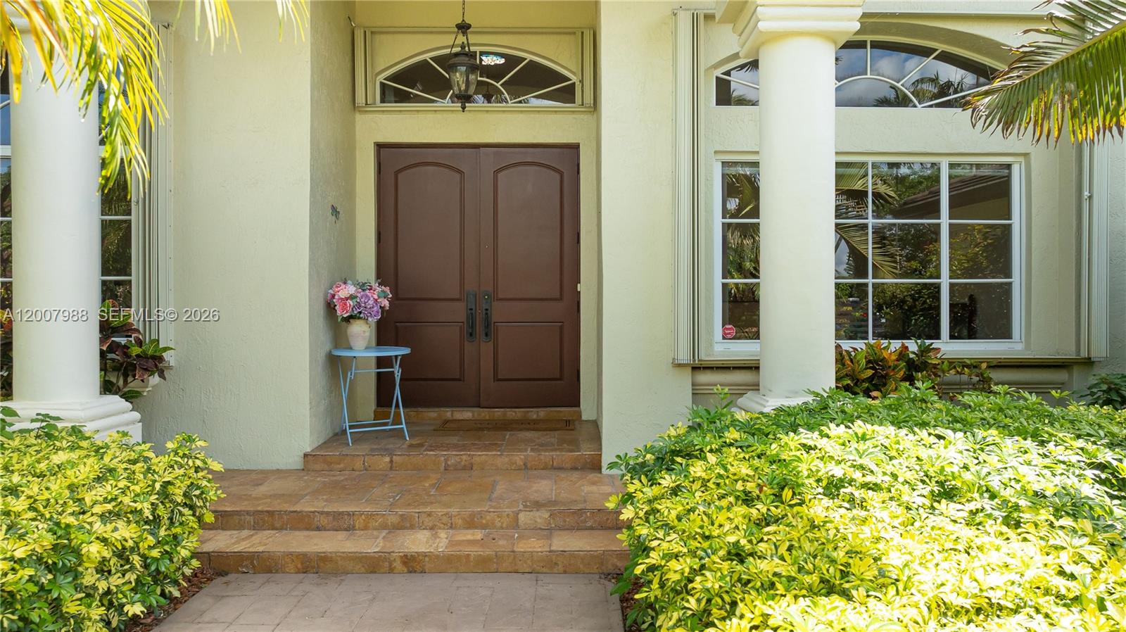 TWENTY OAKS - Residential