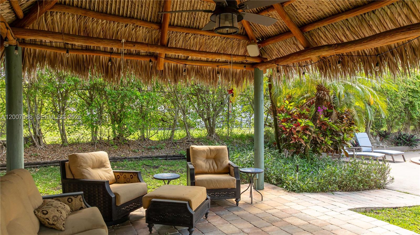 TWENTY OAKS - Residential