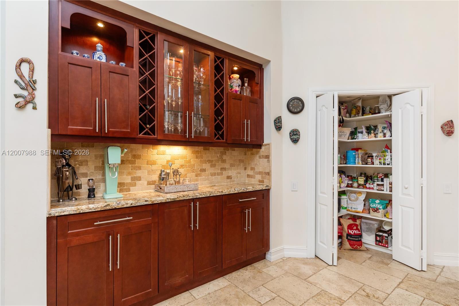 TWENTY OAKS - Residential