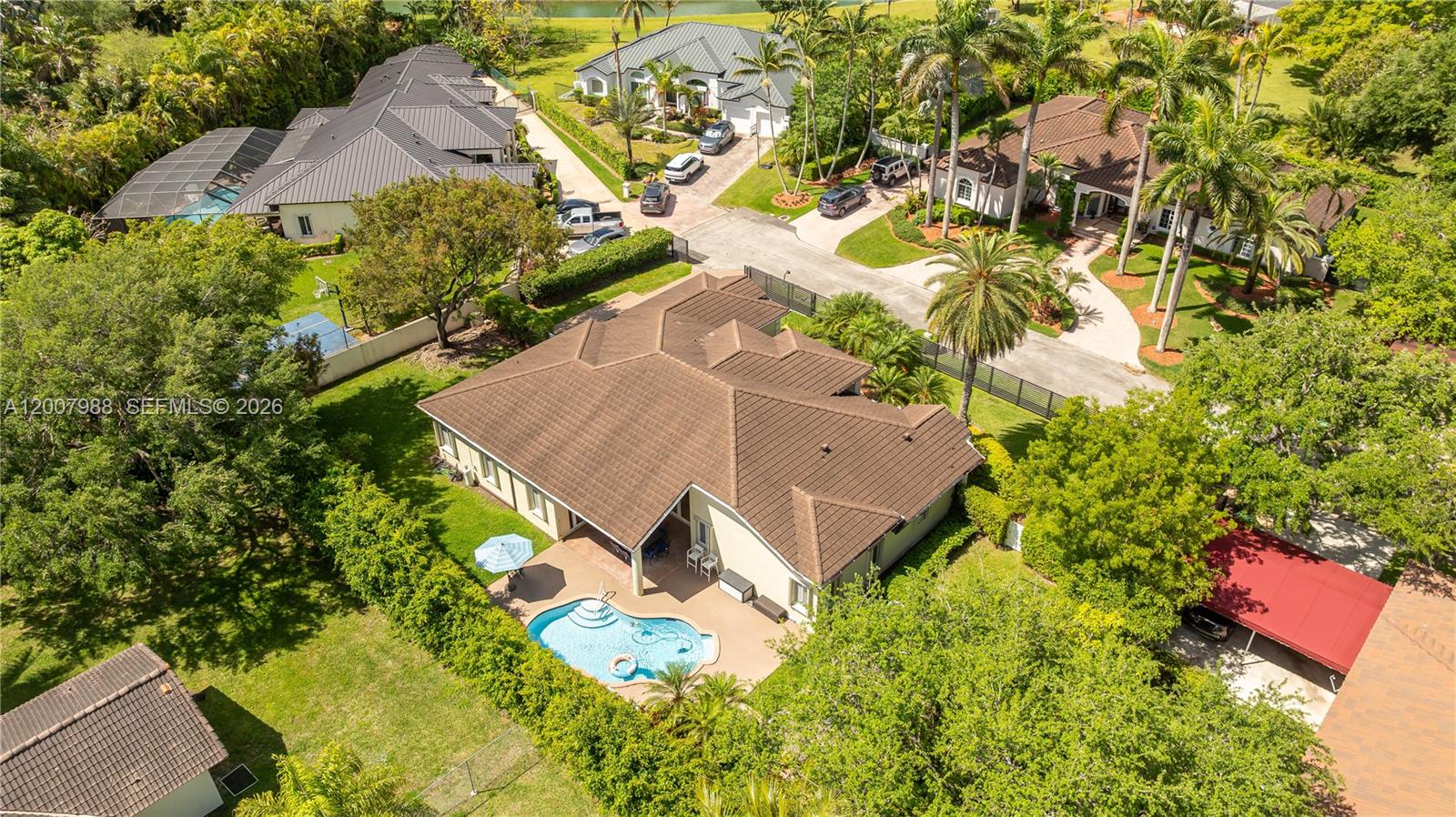 TWENTY OAKS - Residential