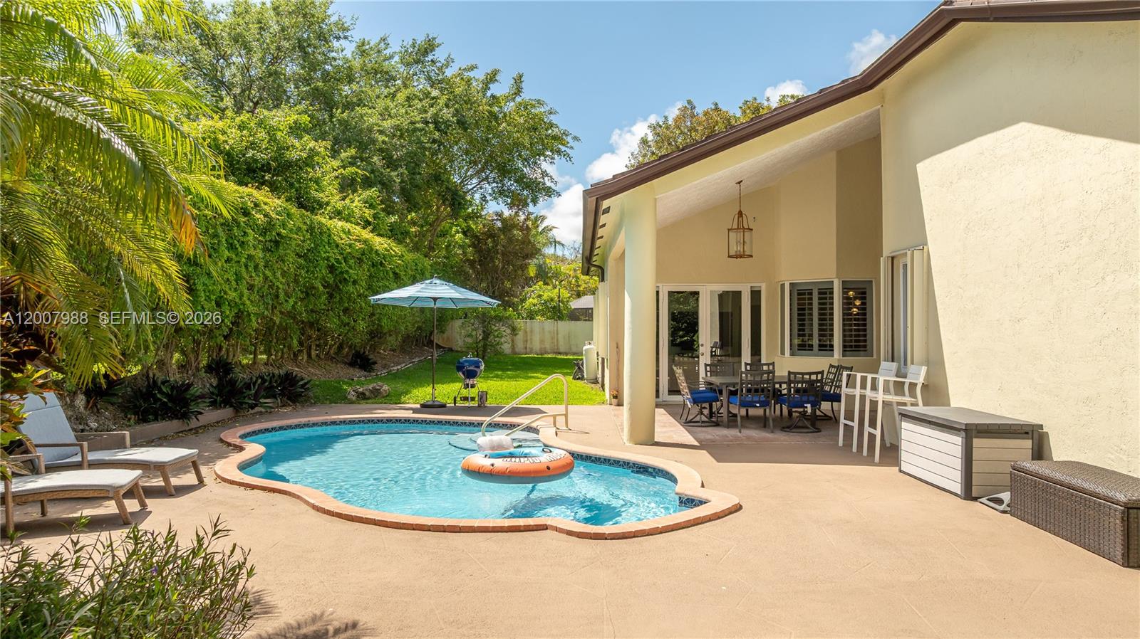 TWENTY OAKS - Residential