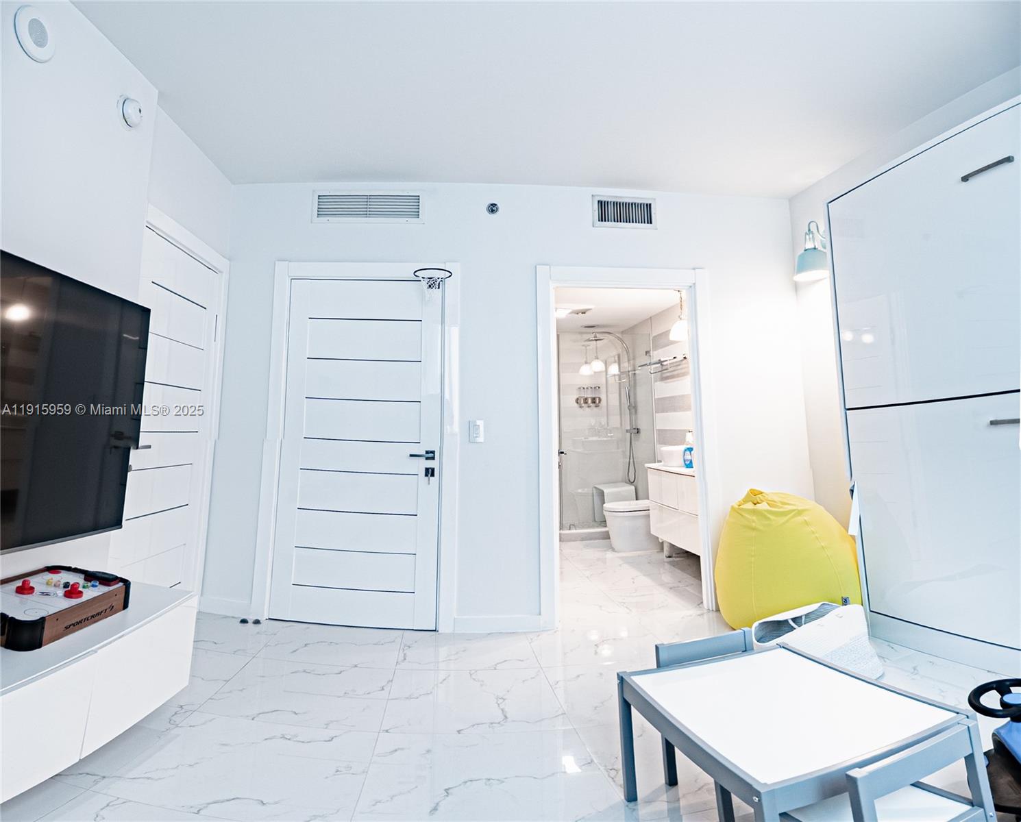 500 BRICKELL EAST CONDO - Residential Lease