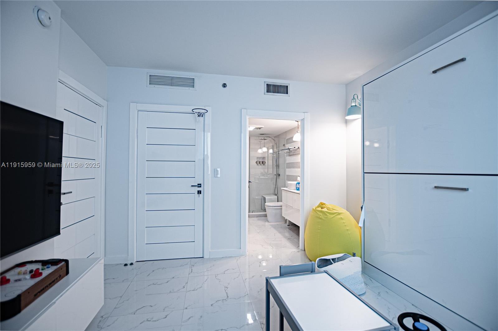 500 BRICKELL EAST CONDO - Residential Lease