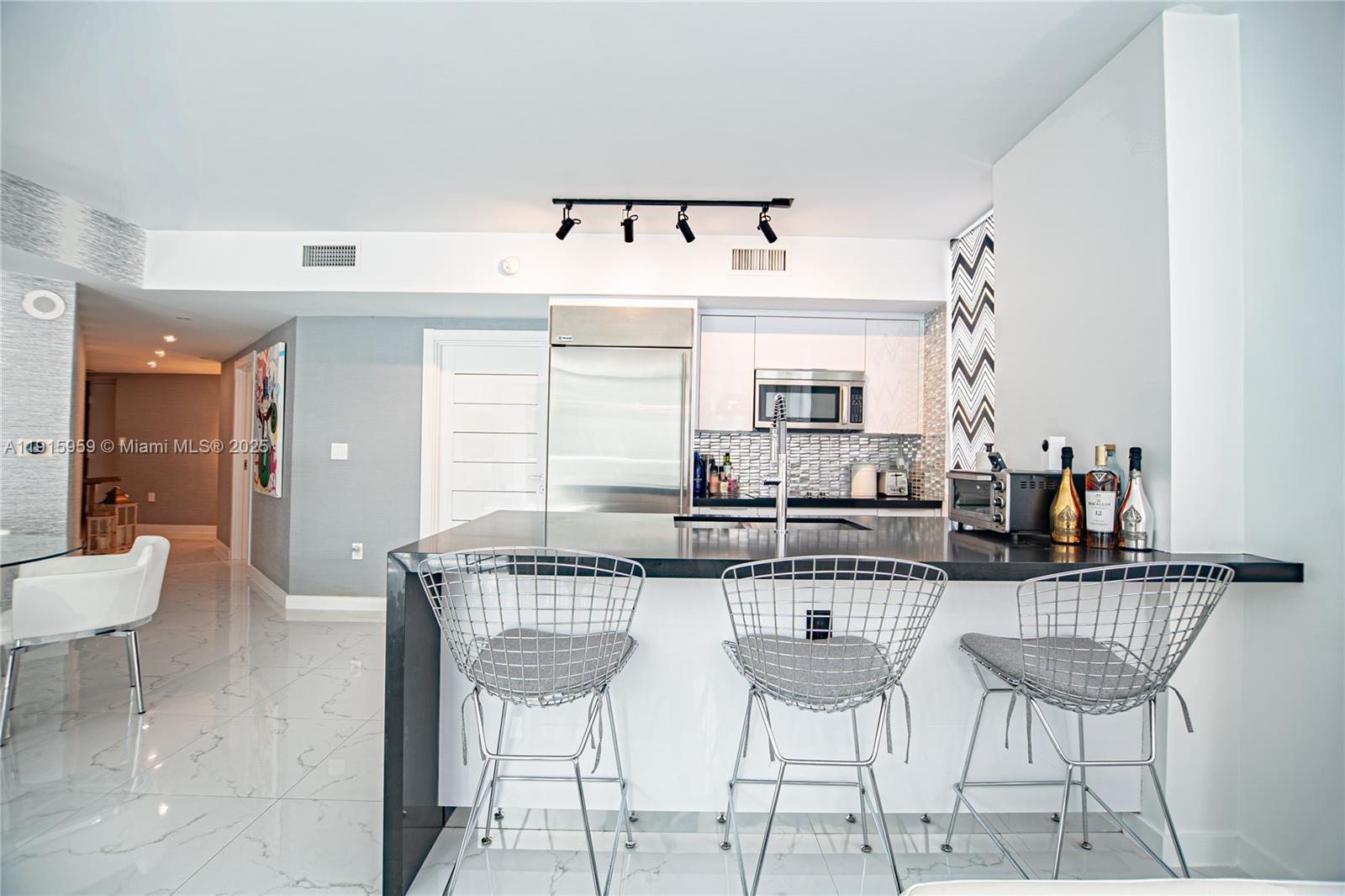 500 BRICKELL EAST CONDO - Residential Lease