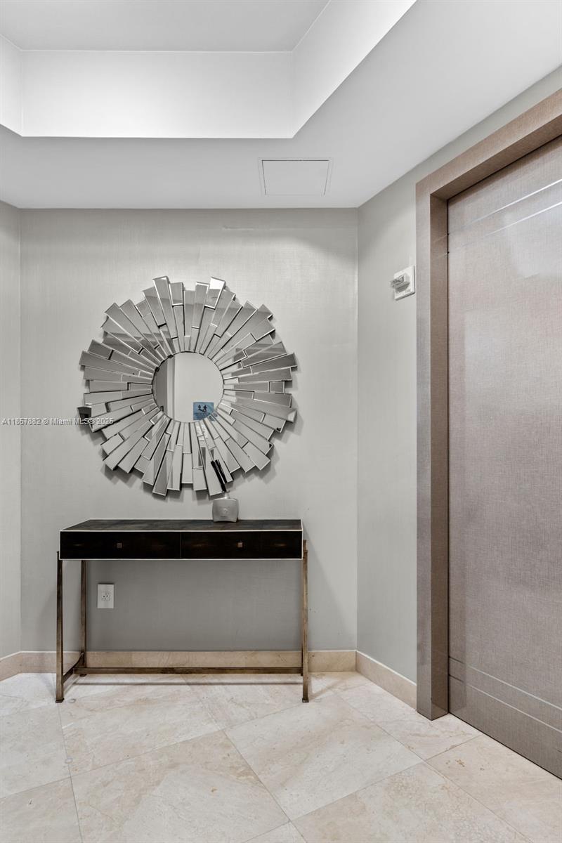 16001 Collins Ave 907