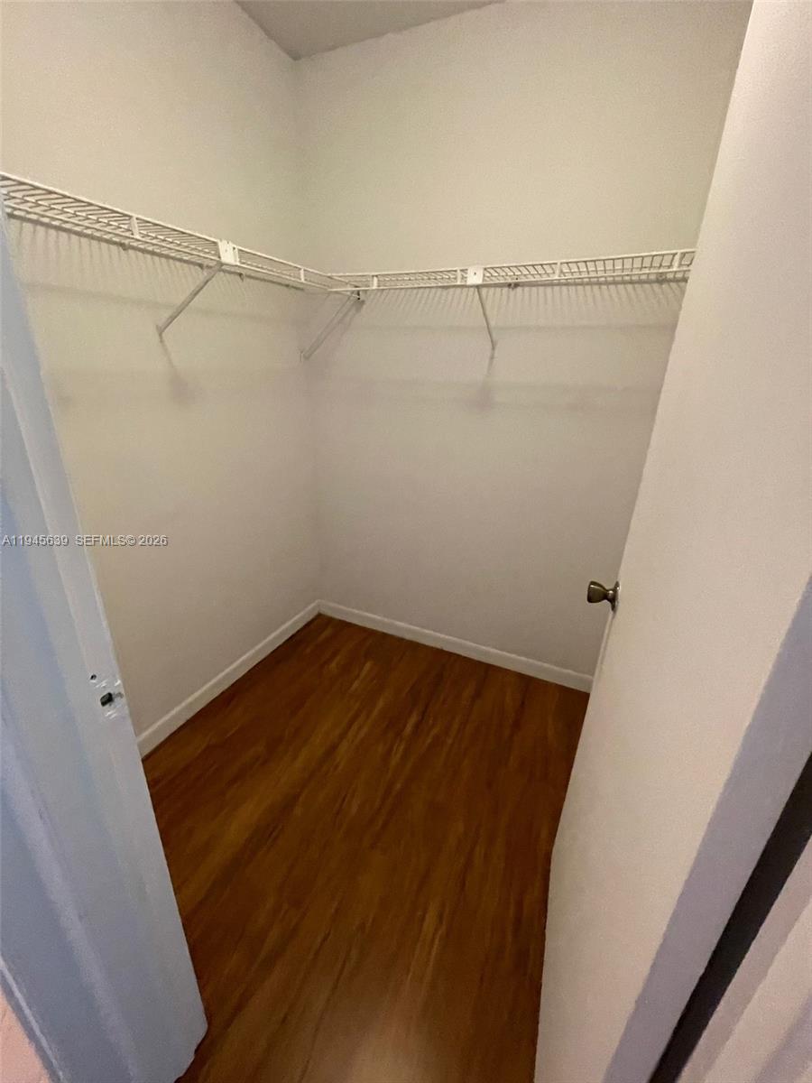 SUMMER LAKE - Residential