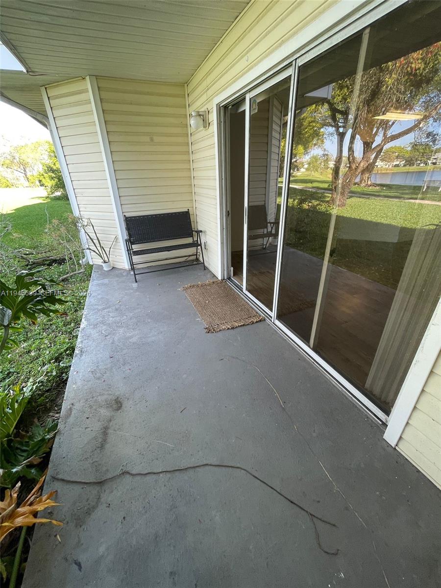 SUMMER LAKE - Residential