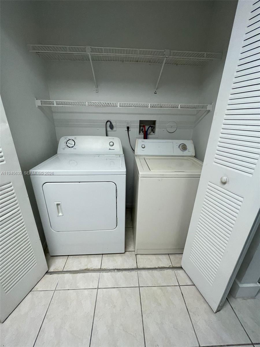 SUMMER LAKE - Residential