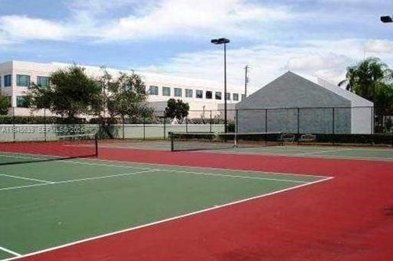 SUMMER LAKE - Residential