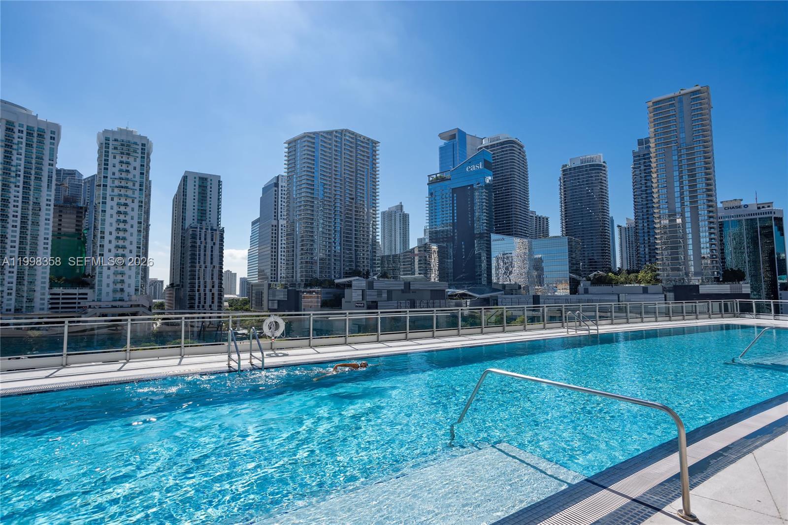 MINT CONDO - Residential