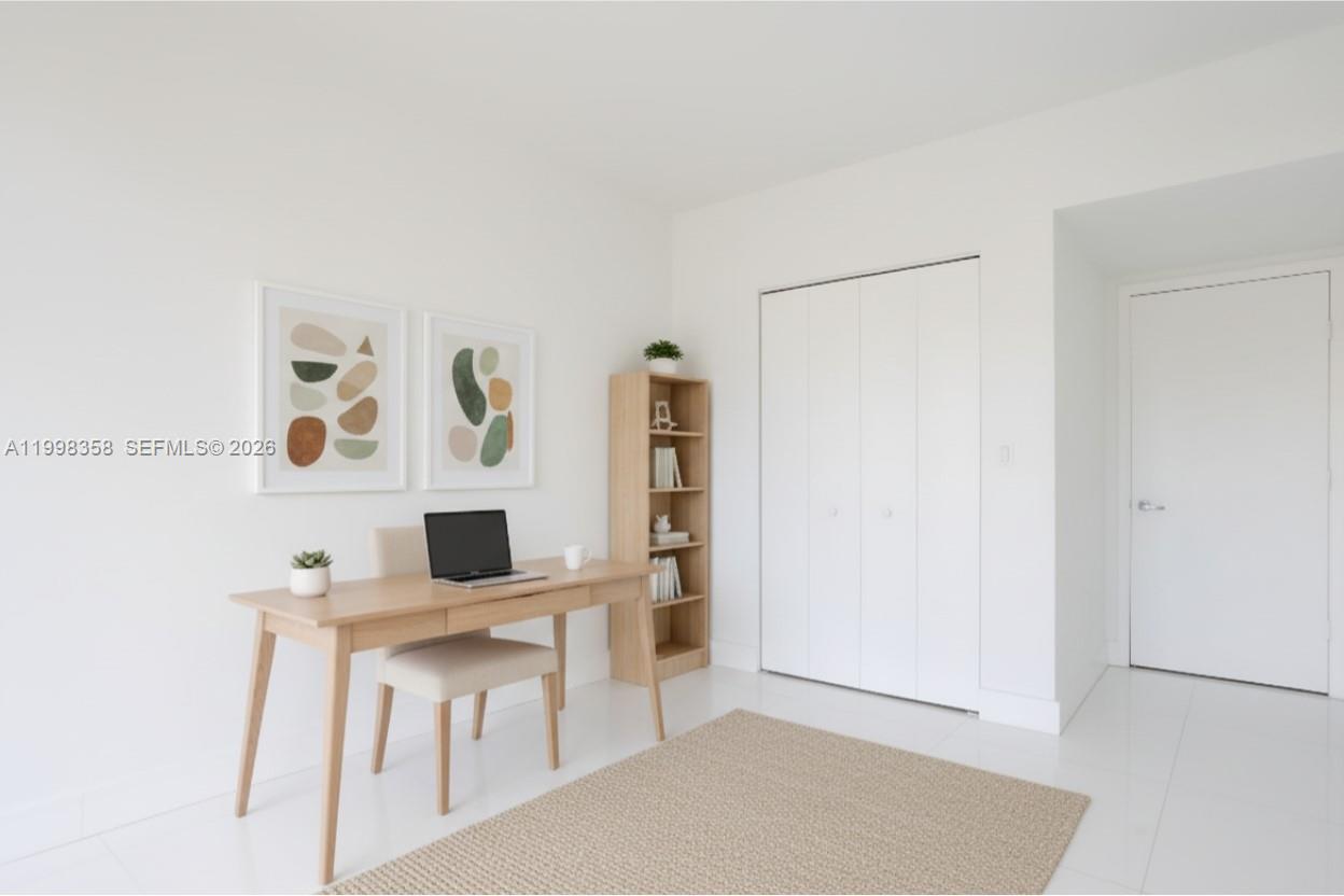 MINT CONDO - Residential