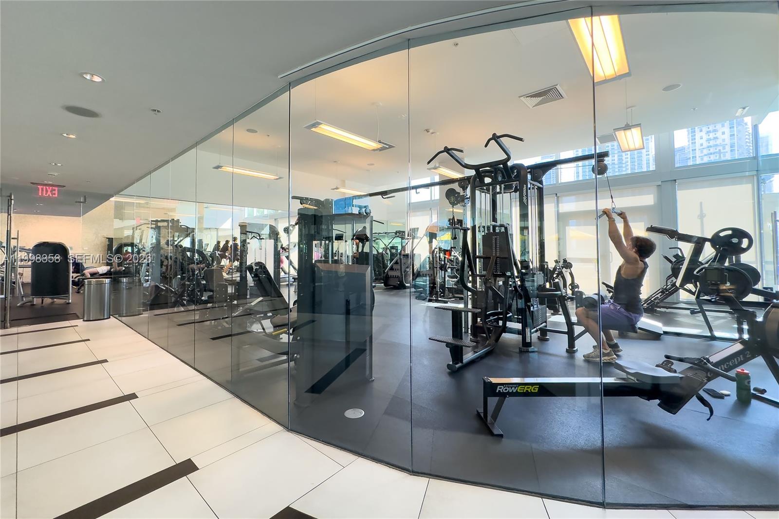 MINT CONDO - Residential