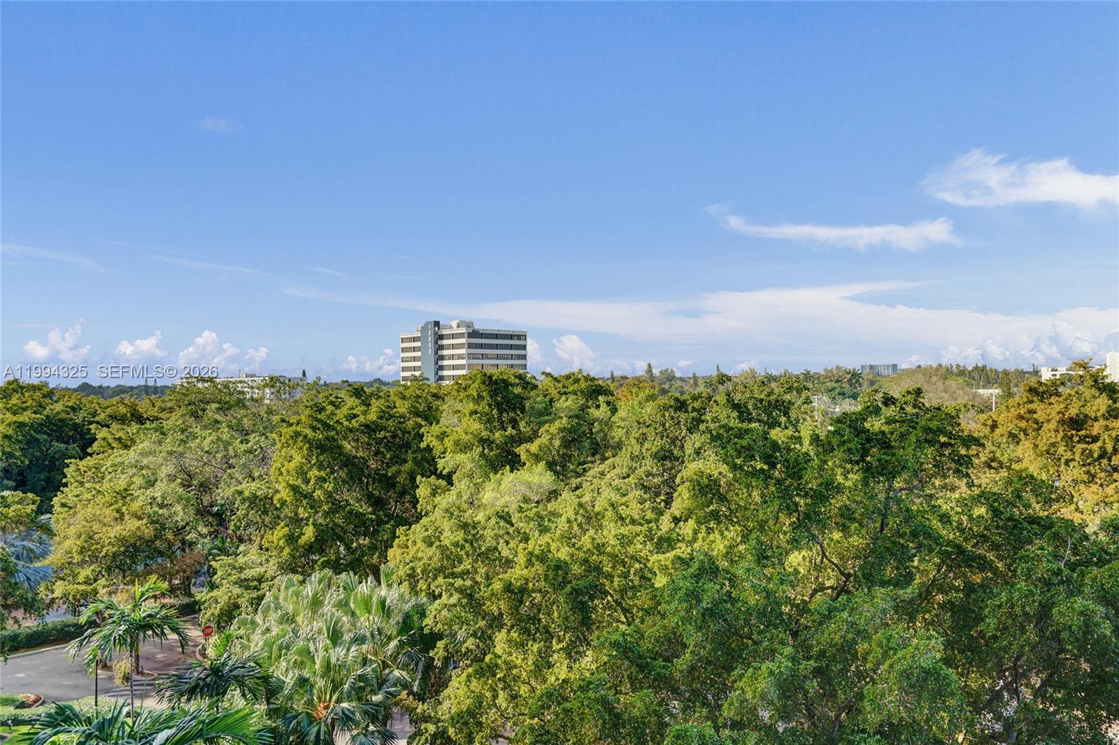 TOWERS OF QUAYSIDE CONDO - Residential