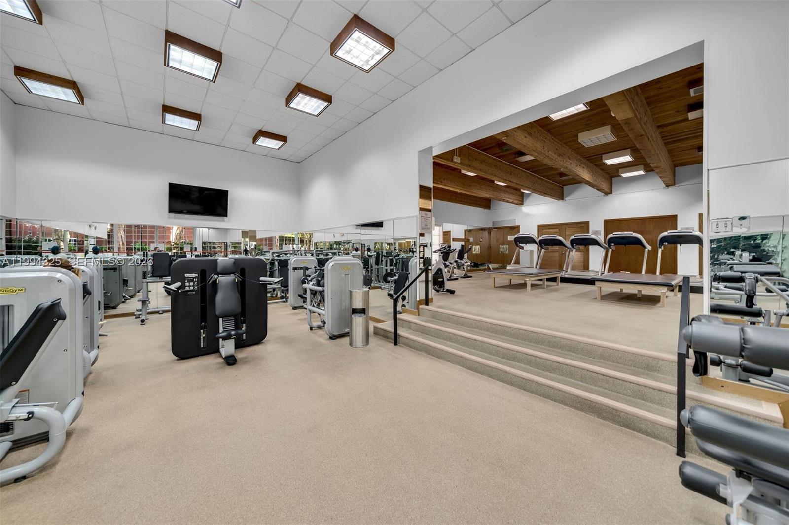 TOWERS OF QUAYSIDE CONDO - Residential