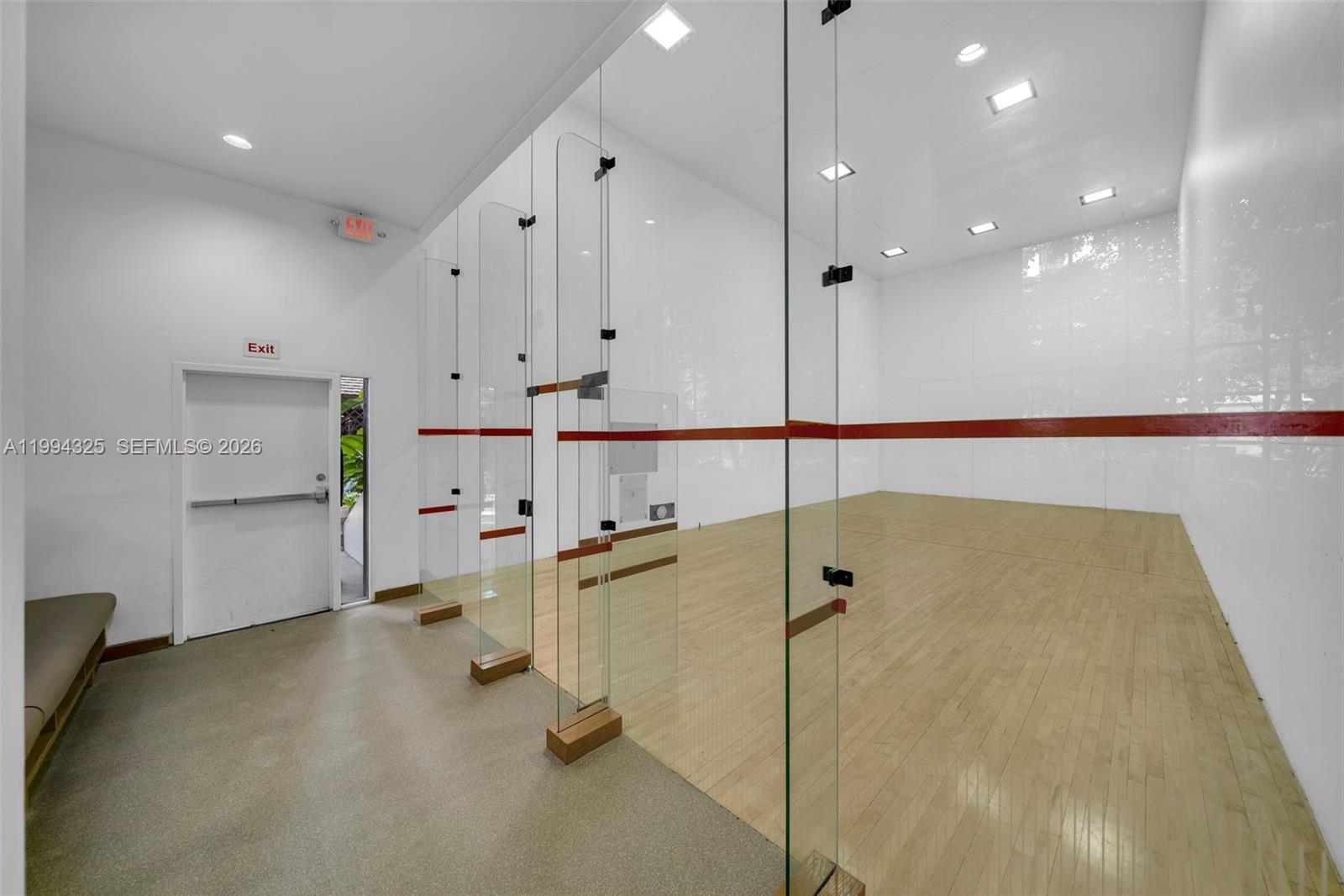 TOWERS OF QUAYSIDE CONDO - Residential