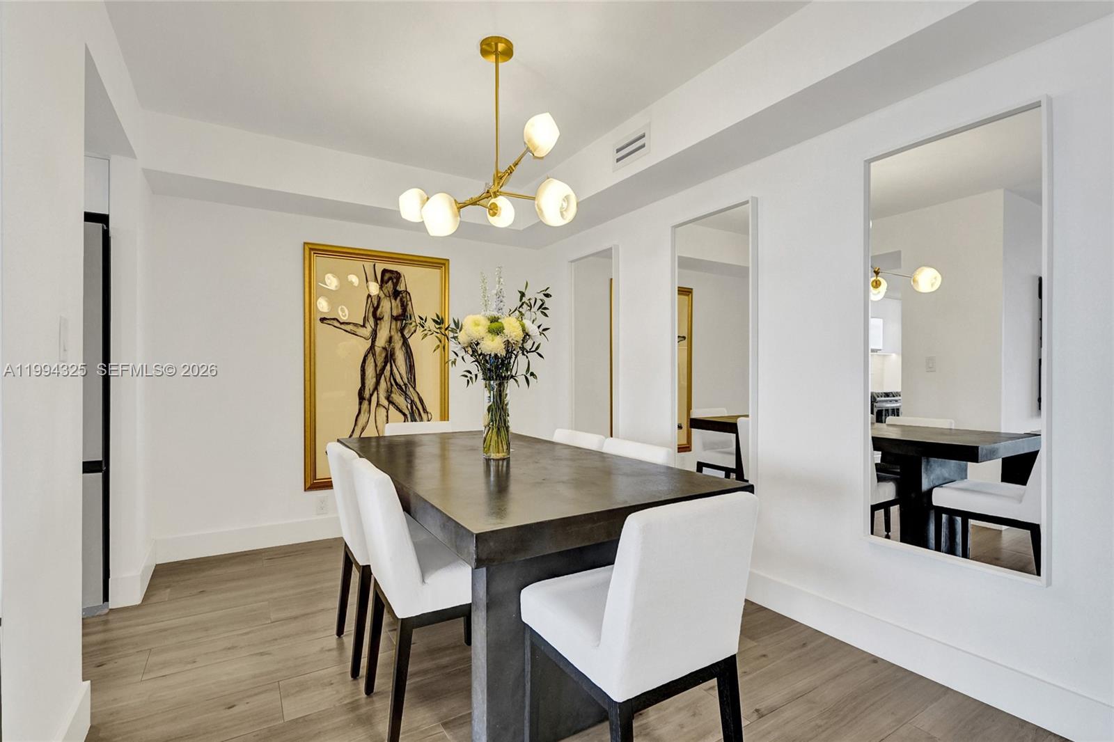 TOWERS OF QUAYSIDE CONDO - Residential