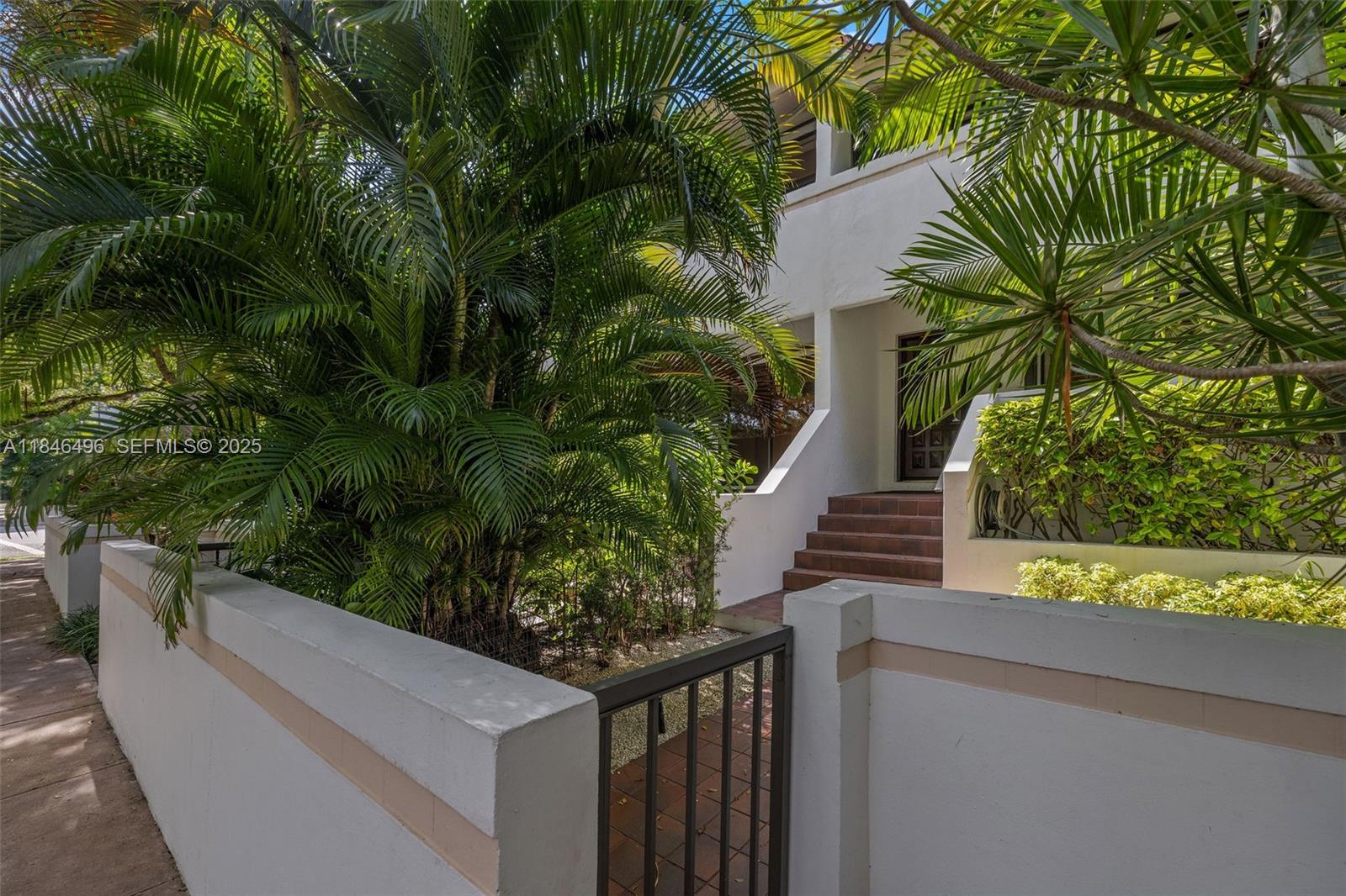 BILTMORE COURT VILLAS CON - Residential