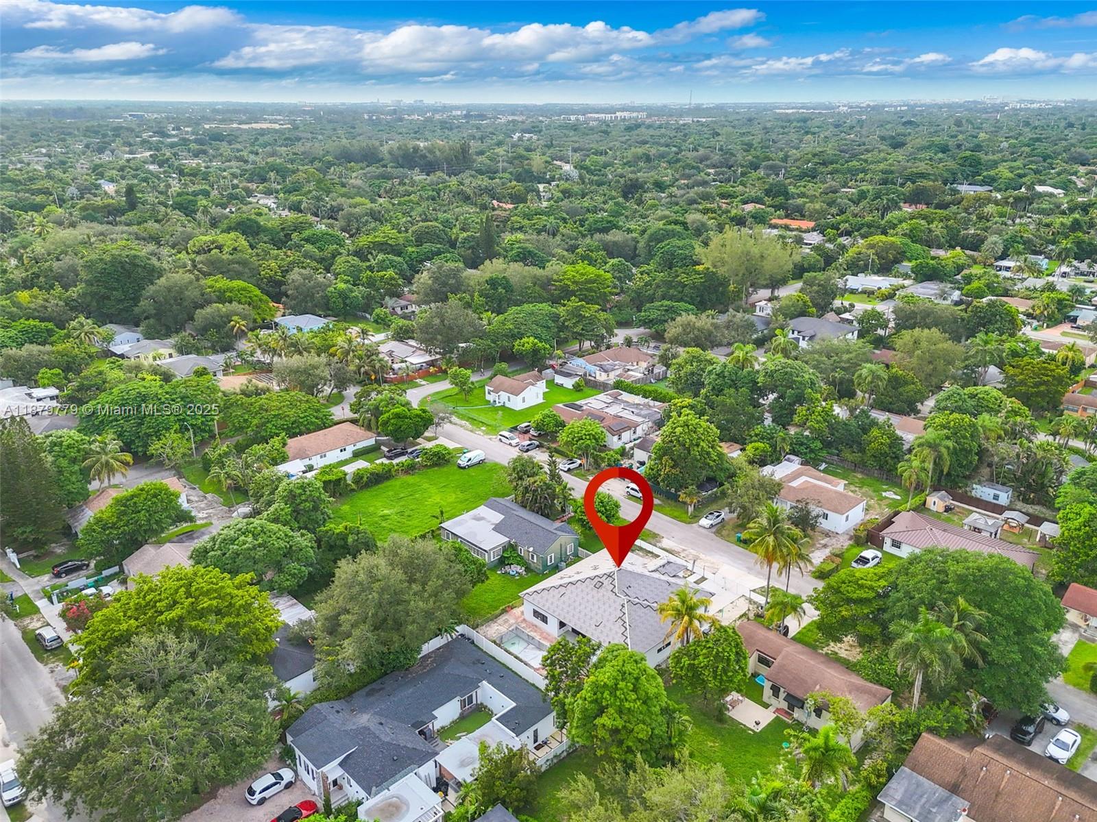 UNIVERSITY MNR - Residential