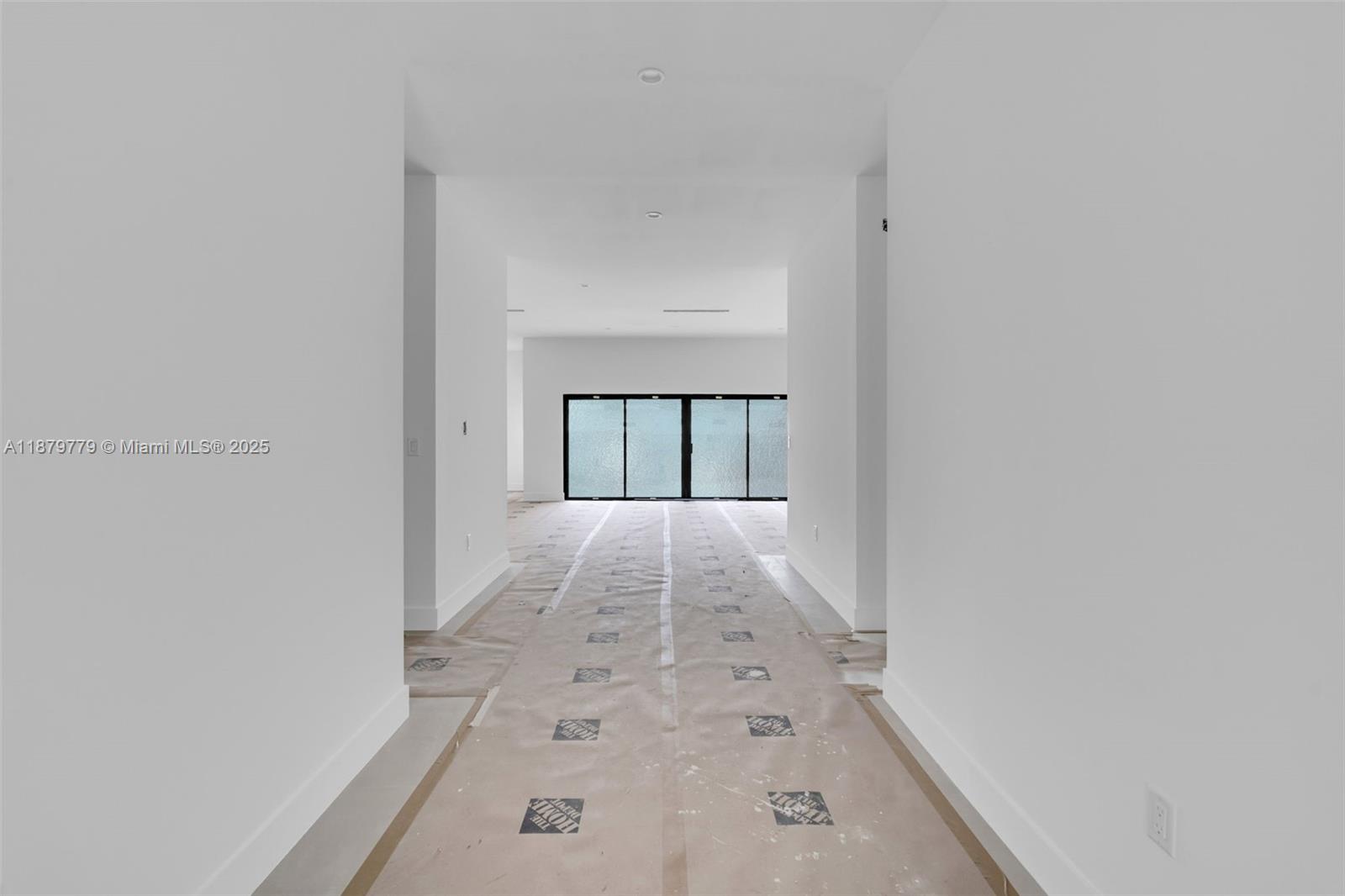 UNIVERSITY MNR - Residential