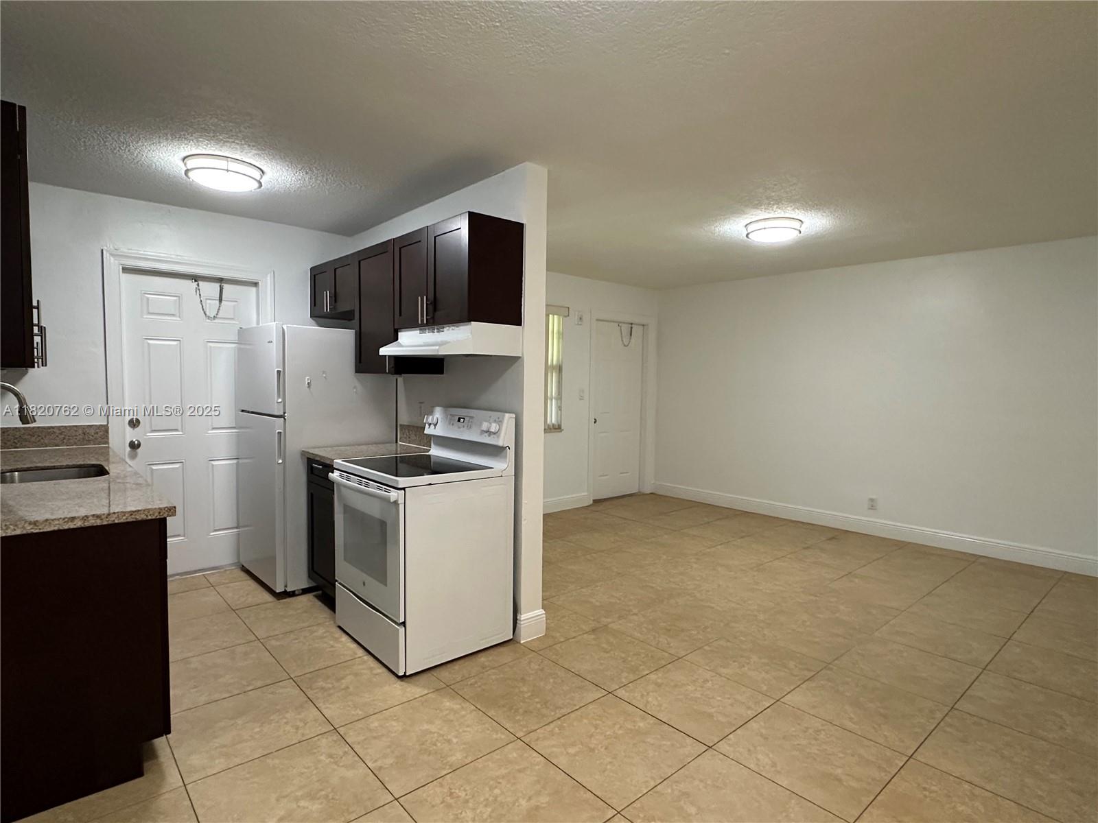 2900 Ne 17th Ave 208, Pompano Beach, Broward County, Florida - 1 Bedrooms  
1 Bathrooms - 