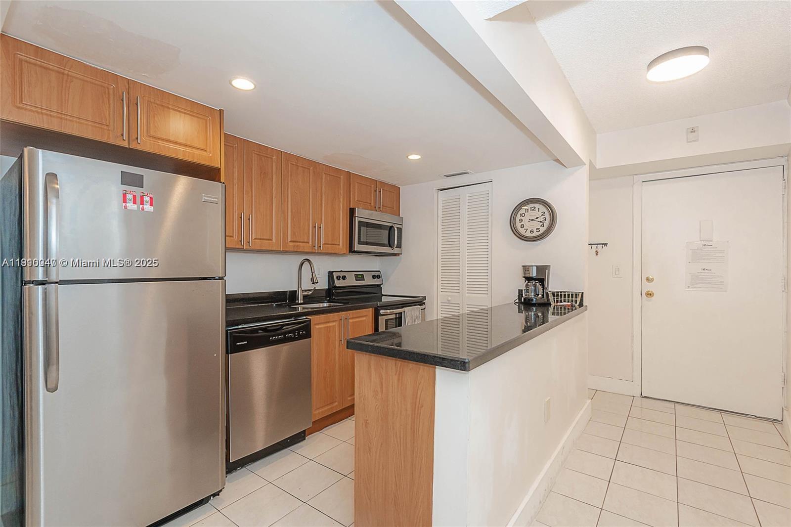 LE CARTIER CONDO - Residential Lease