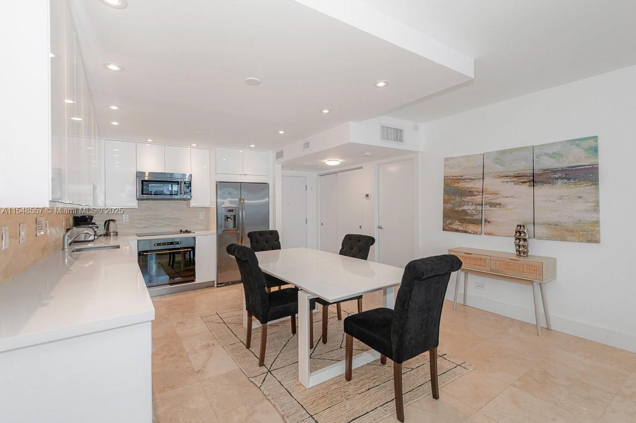 RONEY PALACE CONDO - Residential Lease