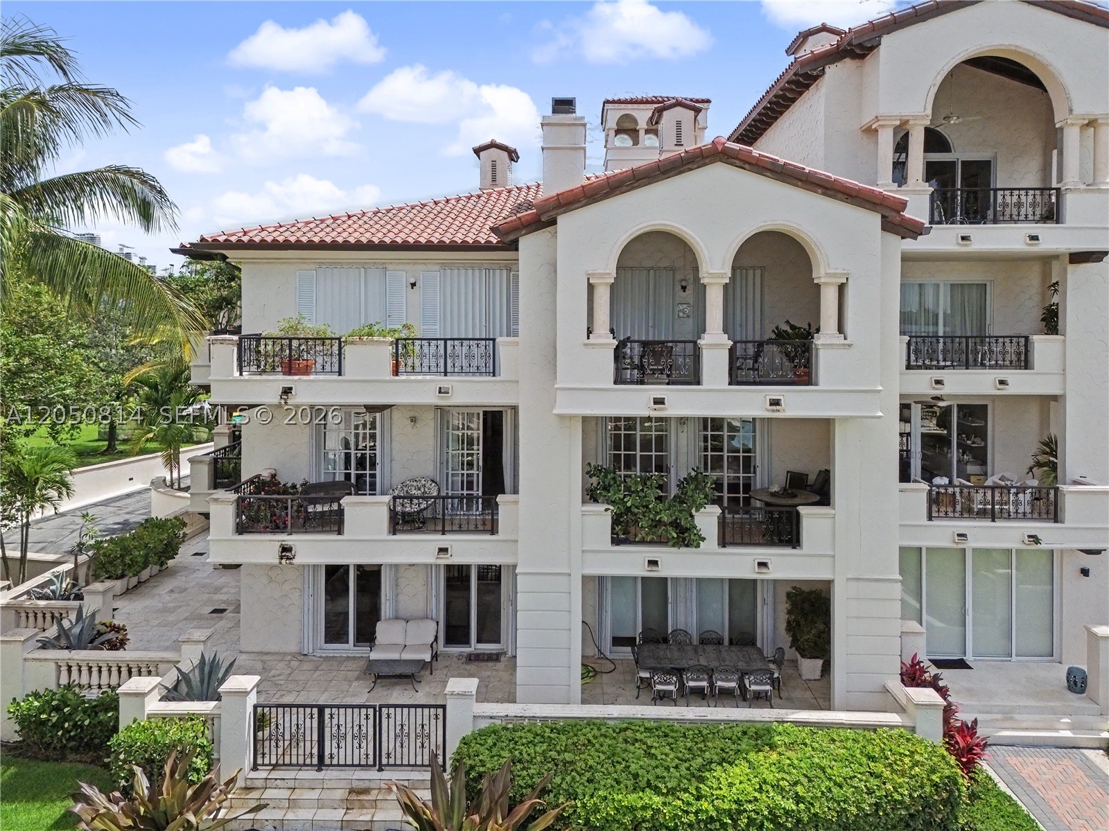 2124 Fisher Island Dr 2124 - Image 1