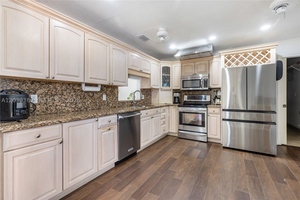Photo of 19323 Carolina Cir, Boca Raton, FL 33434 (MLS # A12039389)
